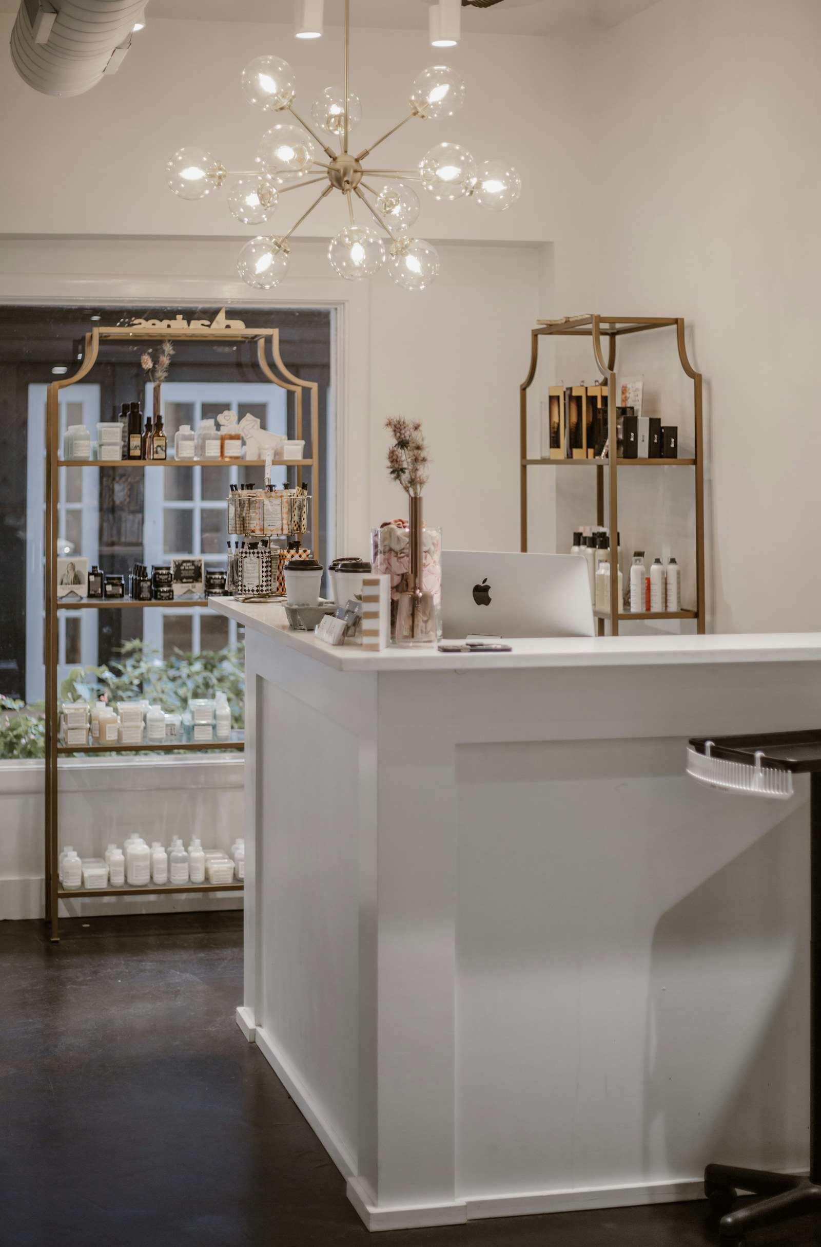 Tijdelijk sfeerbeeld van een lichte beautystudio